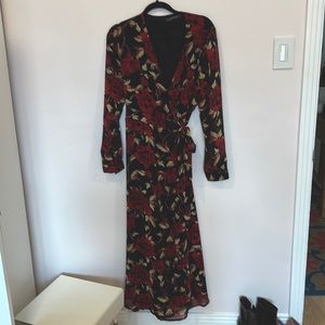 Suzy Shier rose print chiffon maxi dress size M